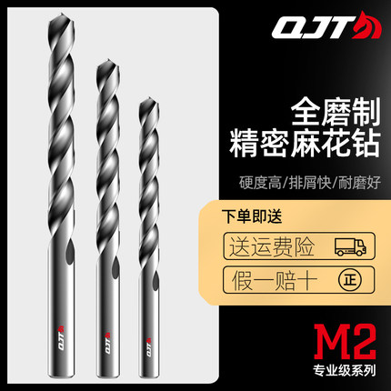 华体会官方网站app：“小腹婆”劳伦斯出街漫步 双麻花造型少女感十足
